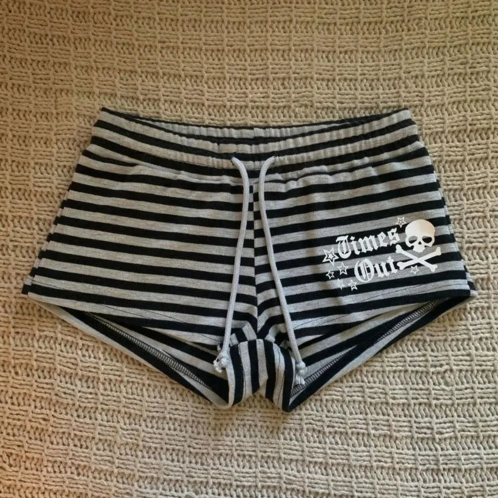 Women Striped Skull Print Shorts