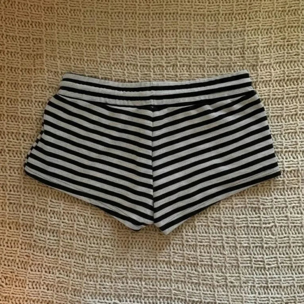 Women Striped Skull Print Shorts